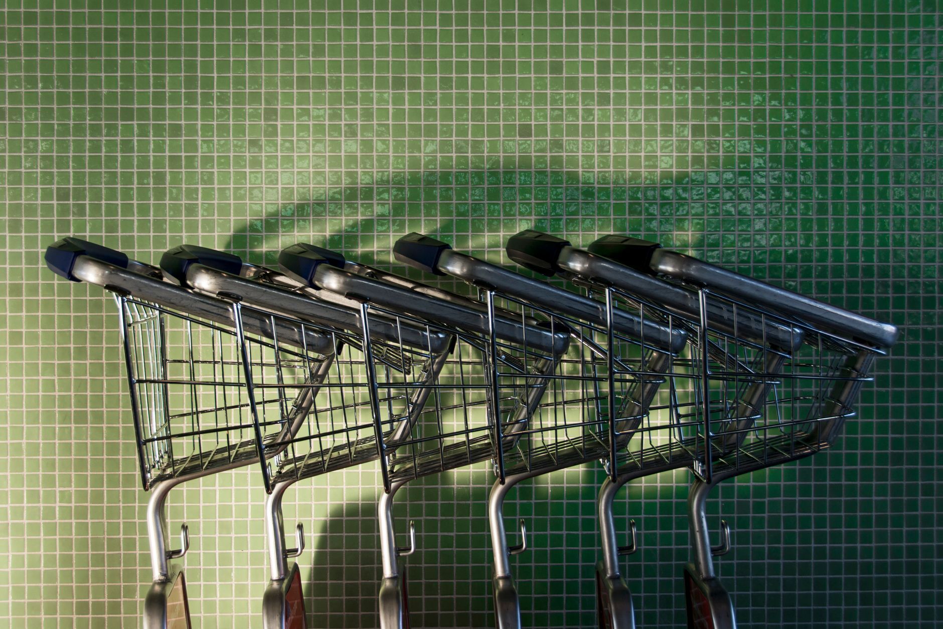 How to Use a Grocery Budget Calculator (With Real Numbers)