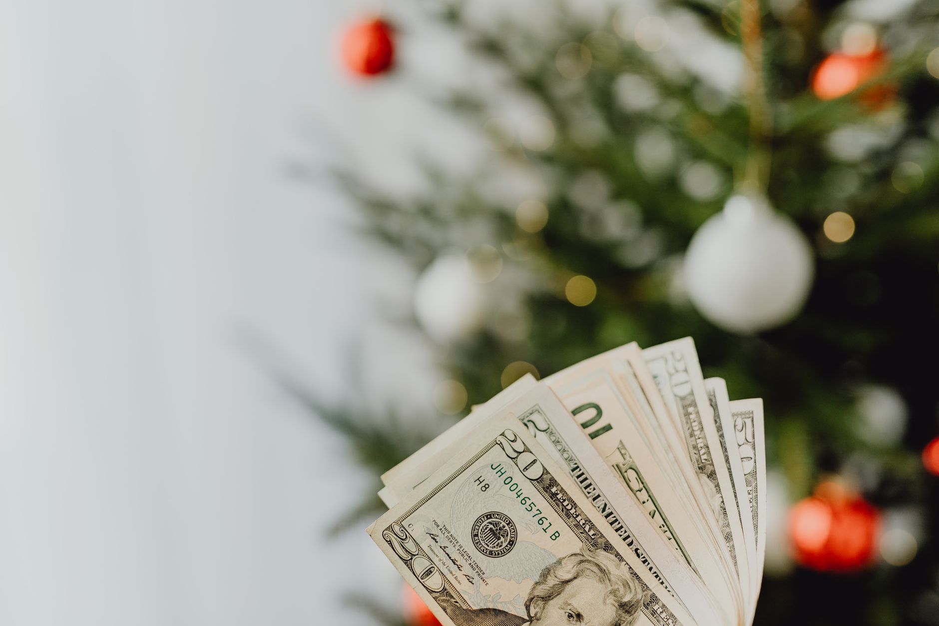 How to Create a Holiday Budget That Actually Holds